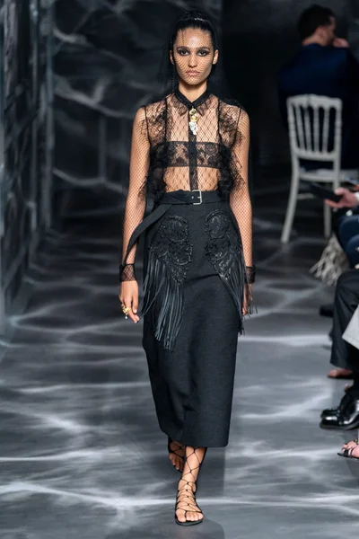 Look 7